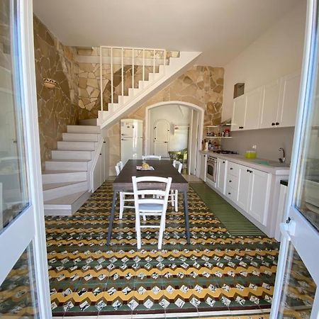 Casa Vacanze Illiria A Roca Vecchia Vicinissima Al Mare Extérieur photo