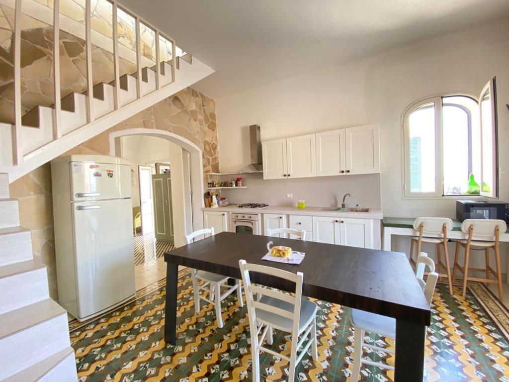 Casa Vacanze Illiria A Roca Vecchia Vicinissima Al Mare Extérieur photo
