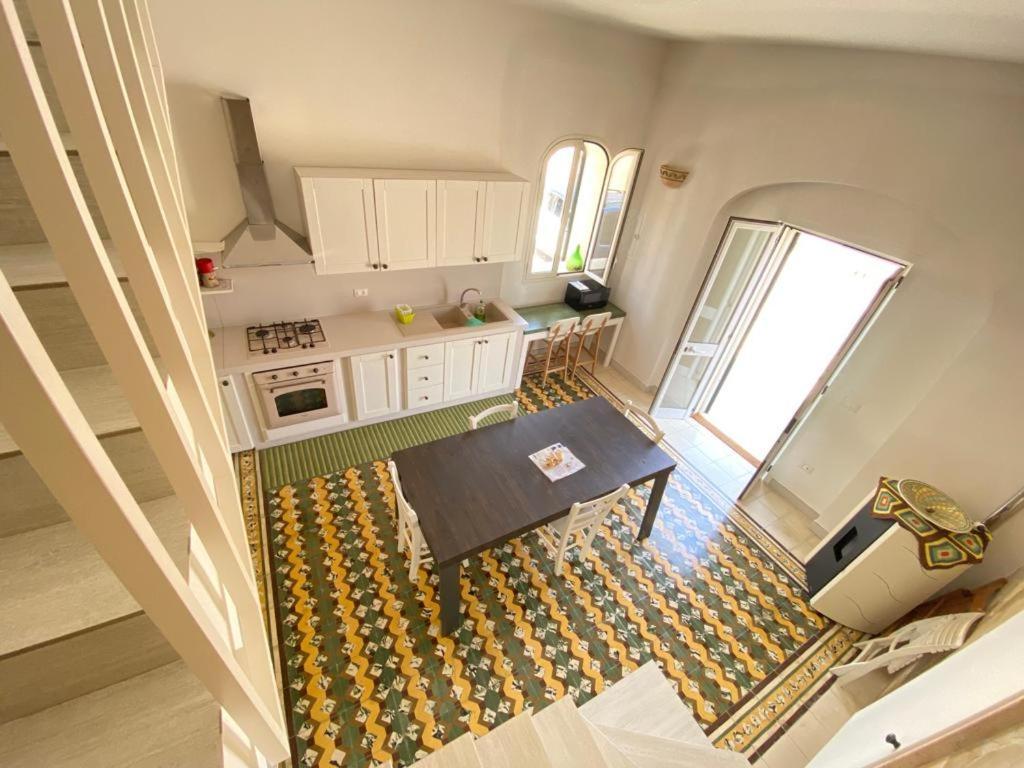Casa Vacanze Illiria A Roca Vecchia Vicinissima Al Mare Extérieur photo