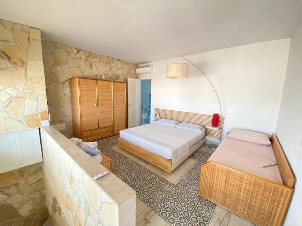 Casa Vacanze Illiria A Roca Vecchia Vicinissima Al Mare Extérieur photo