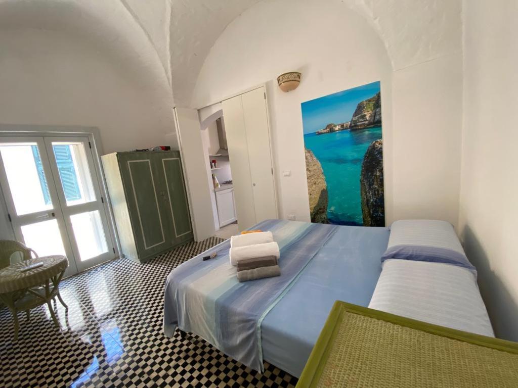 Casa Vacanze Illiria A Roca Vecchia Vicinissima Al Mare Extérieur photo